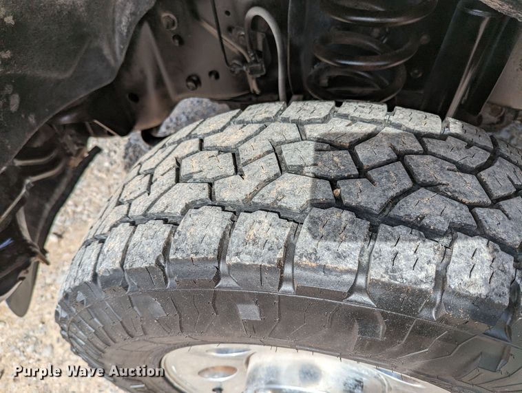 image for item LF9589 2012 Ford F250 Super Duty  Crew Cab pickup truck