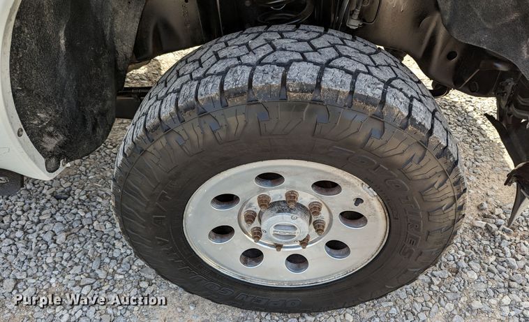 image for item LF9589 2012 Ford F250 Super Duty  Crew Cab pickup truck