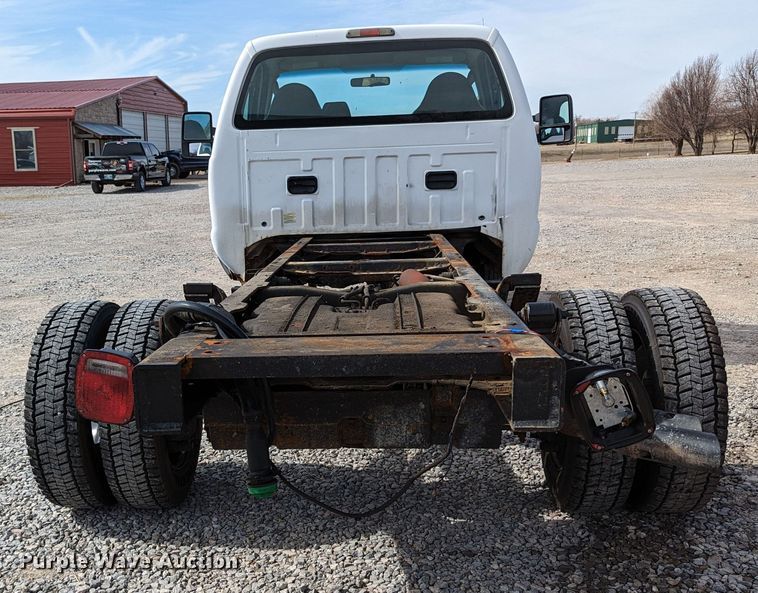 image for item LF9590 2009 Ford F550 Super Duty  truck cab and chassis