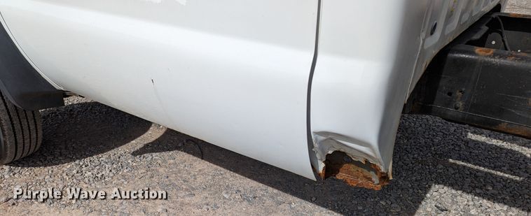 image for item LF9590 2009 Ford F550 Super Duty  truck cab and chassis