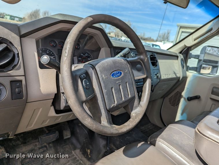 image for item LF9590 2009 Ford F550 Super Duty  truck cab and chassis