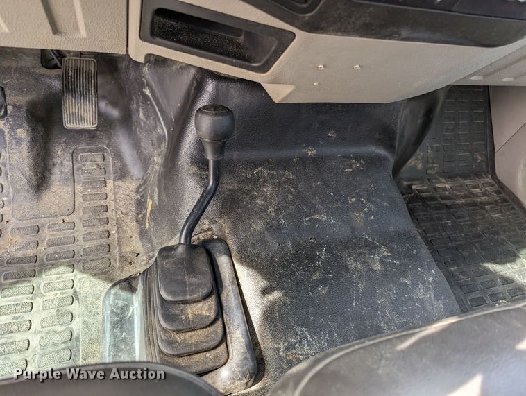 image for item LF9590 2009 Ford F550 Super Duty  truck cab and chassis