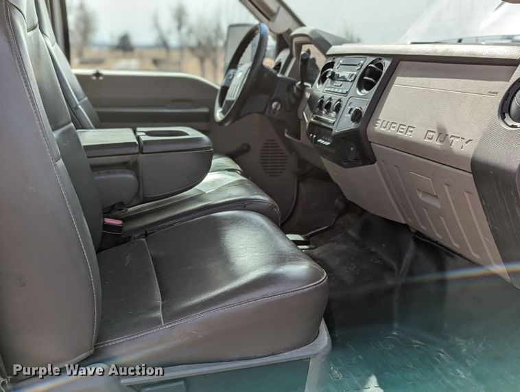 image for item LF9590 2009 Ford F550 Super Duty  truck cab and chassis