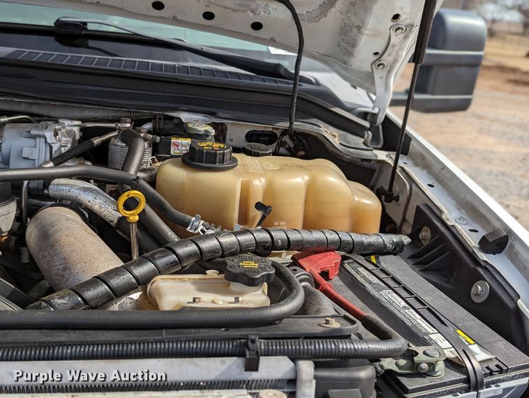 image for item LF9590 2009 Ford F550 Super Duty  truck cab and chassis