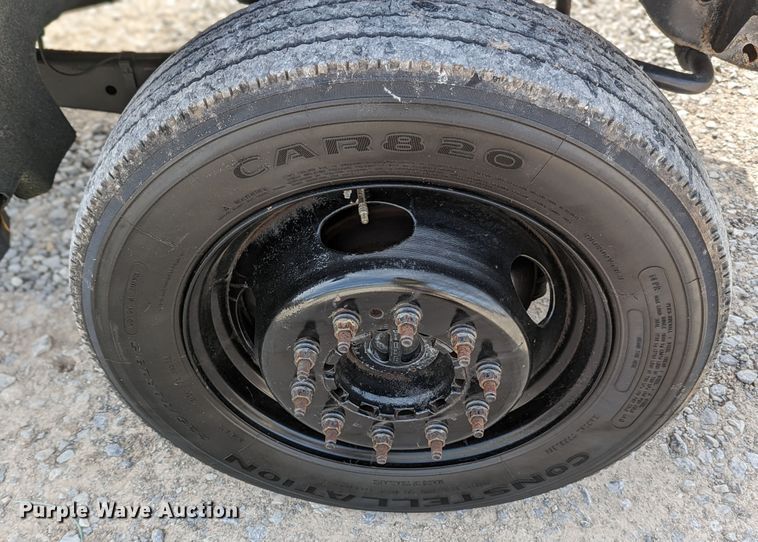 image for item LF9590 2009 Ford F550 Super Duty  truck cab and chassis