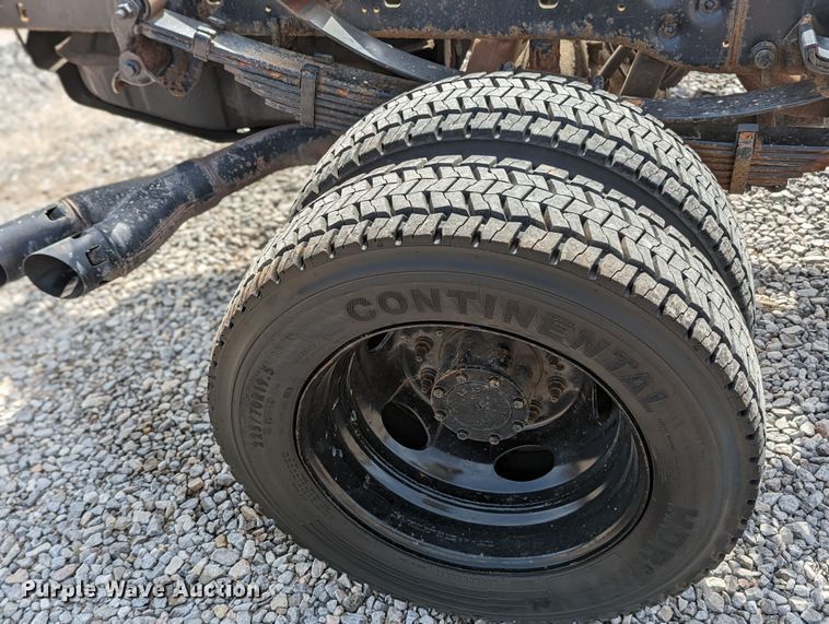 image for item LF9590 2009 Ford F550 Super Duty  truck cab and chassis