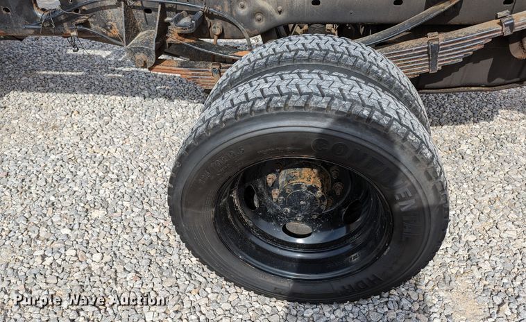 image for item LF9590 2009 Ford F550 Super Duty  truck cab and chassis