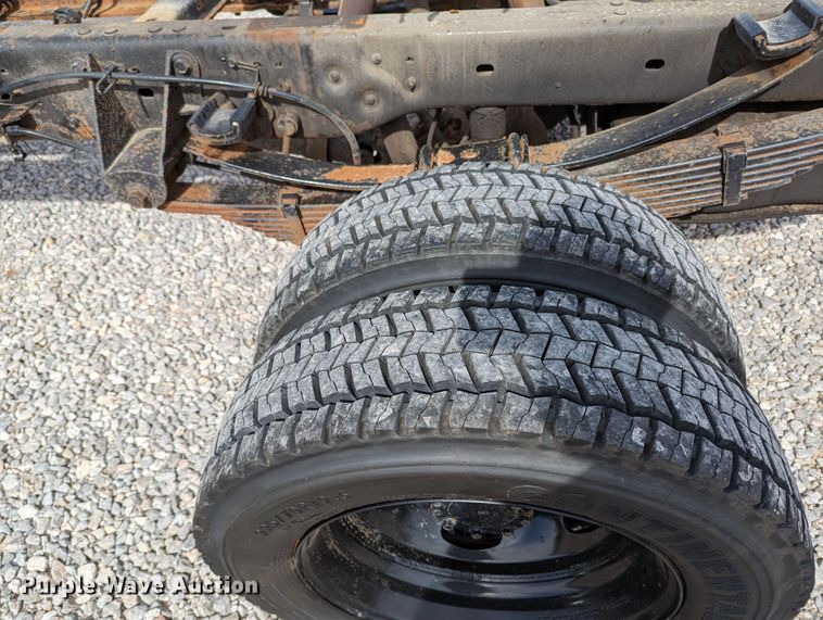 image for item LF9590 2009 Ford F550 Super Duty  truck cab and chassis