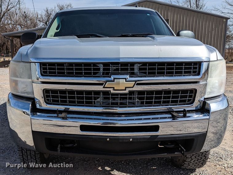 image for item LF9592 2010 Chevrolet Silverado 2500HD  Ext. Cab pickup truck