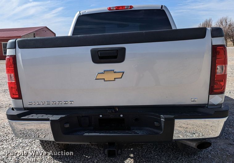 image for item LF9592 2010 Chevrolet Silverado 2500HD  Ext. Cab pickup truck