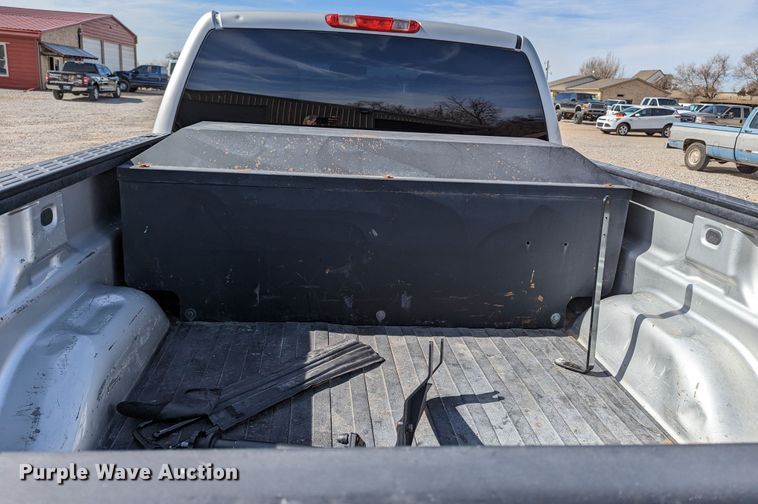 image for item LF9592 2010 Chevrolet Silverado 2500HD  Ext. Cab pickup truck