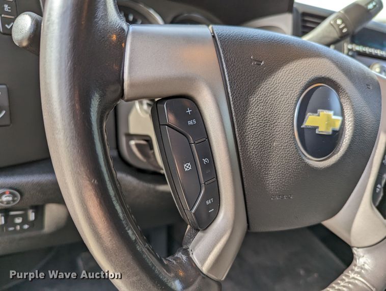 image for item LF9592 2010 Chevrolet Silverado 2500HD  Ext. Cab pickup truck