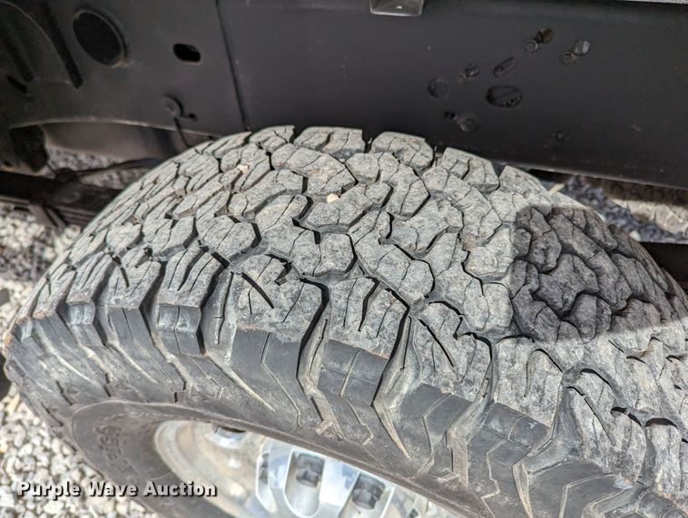 image for item LF9592 2010 Chevrolet Silverado 2500HD  Ext. Cab pickup truck