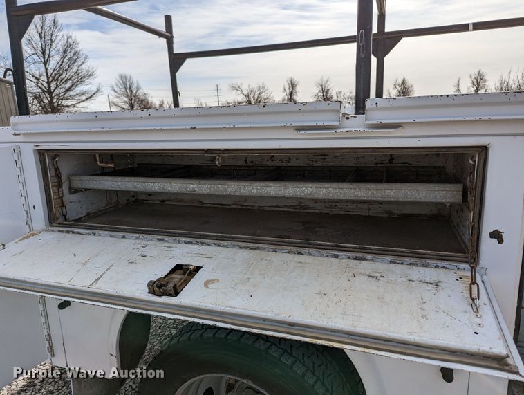 image for item LF9593 2010 Ford F450 Super Duty  utility / service truck