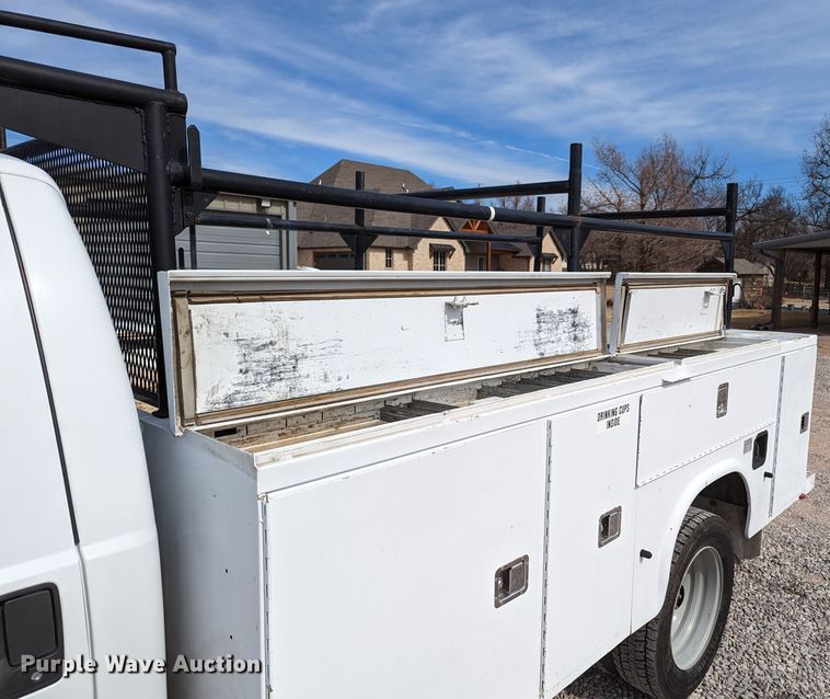 image for item LF9593 2010 Ford F450 Super Duty  utility / service truck