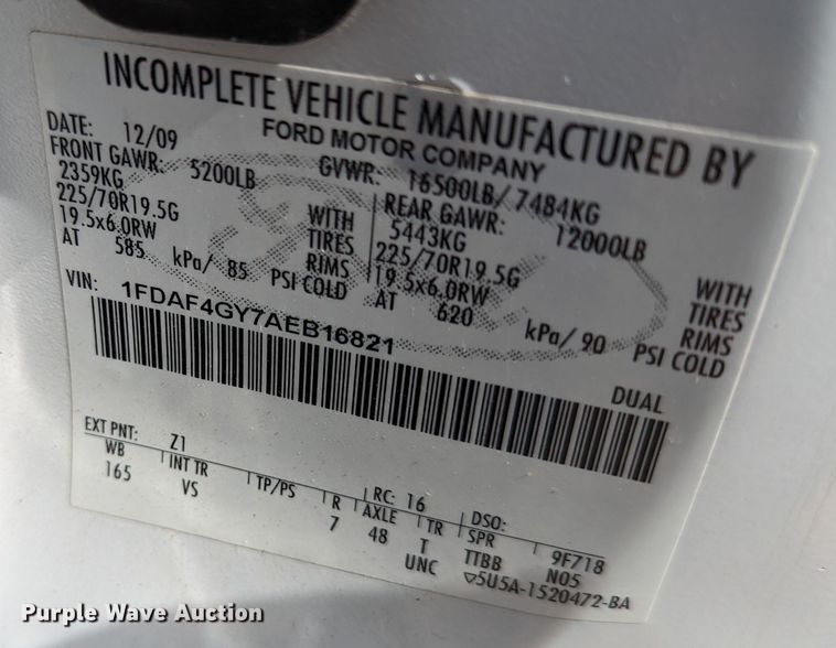 image for item LF9593 2010 Ford F450 Super Duty  utility / service truck