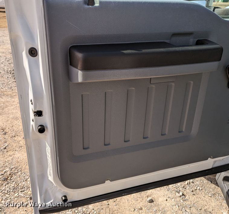 image for item LF9596 2012 Ford F550 Super Duty  flatbed truck