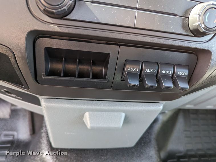 image for item LF9596 2012 Ford F550 Super Duty  flatbed truck