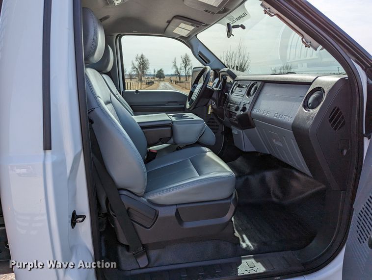 image for item LF9596 2012 Ford F550 Super Duty  flatbed truck