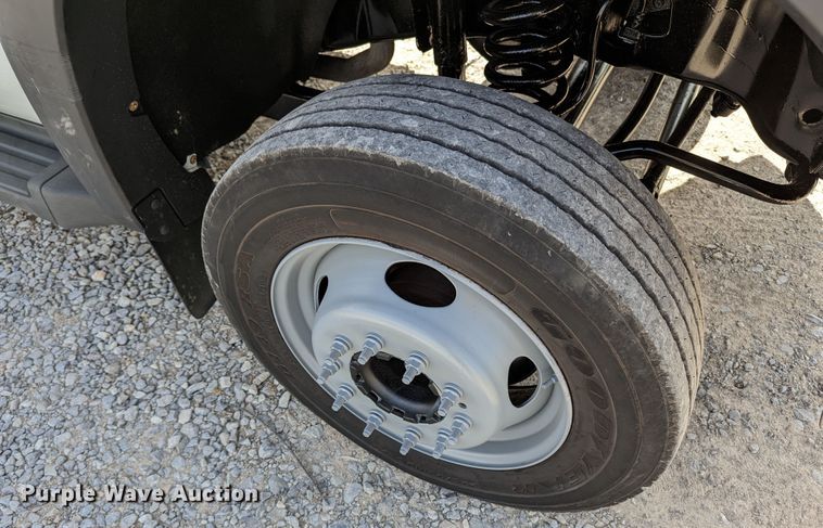 image for item LF9596 2012 Ford F550 Super Duty  flatbed truck