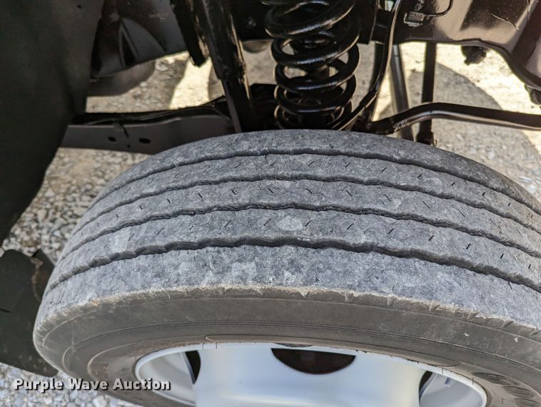 image for item LF9596 2012 Ford F550 Super Duty  flatbed truck