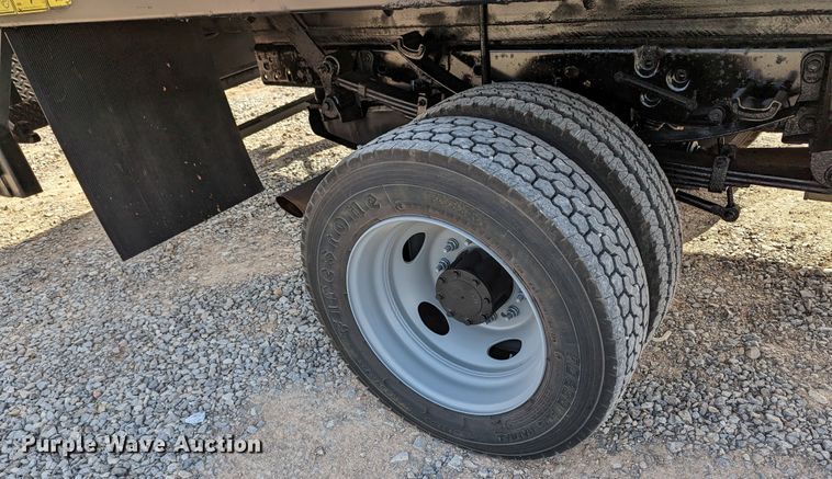 image for item LF9596 2012 Ford F550 Super Duty  flatbed truck