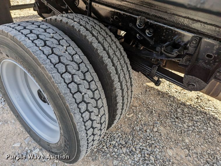 image for item LF9596 2012 Ford F550 Super Duty  flatbed truck