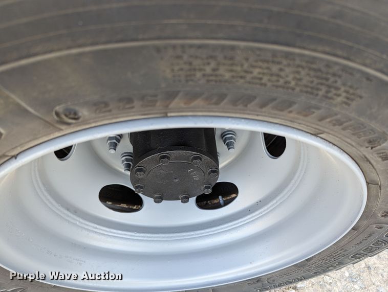 image for item LF9596 2012 Ford F550 Super Duty  flatbed truck