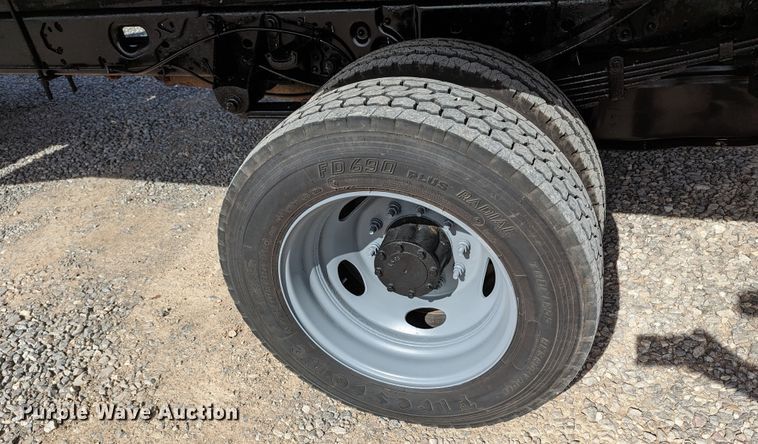 image for item LF9596 2012 Ford F550 Super Duty  flatbed truck