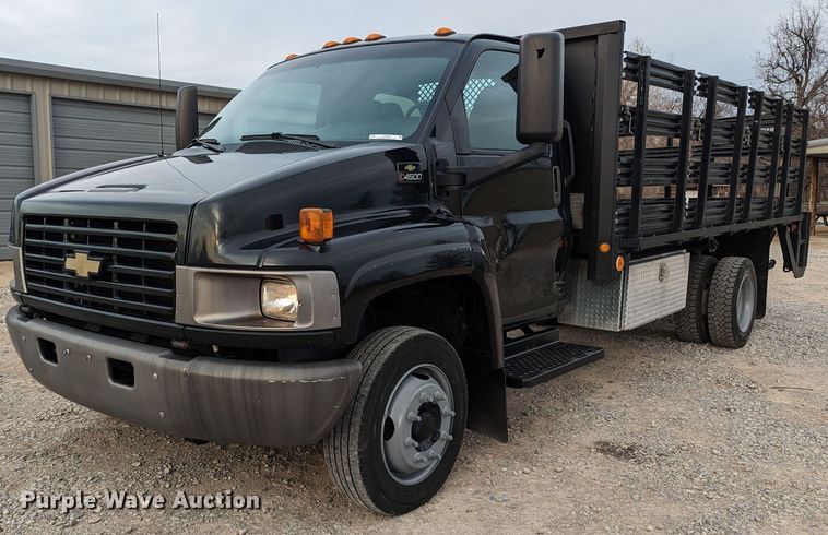 image for item LF9597 2005 Chevrolet C4500  flatbed truck