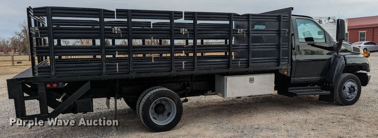 image for item LF9597 2005 Chevrolet C4500  flatbed truck