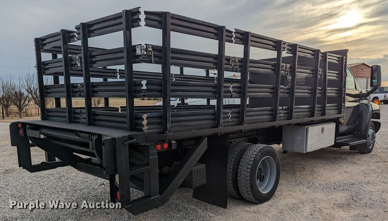 image for item LF9597 2005 Chevrolet C4500  flatbed truck