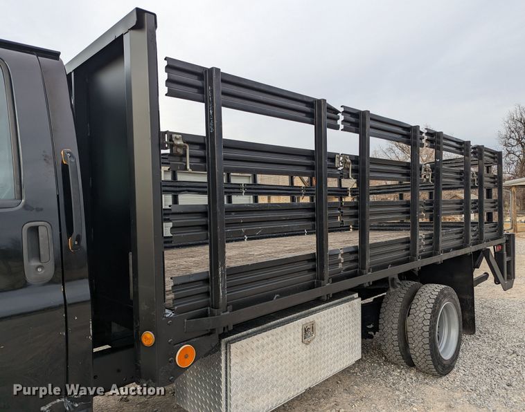 image for item LF9597 2005 Chevrolet C4500  flatbed truck