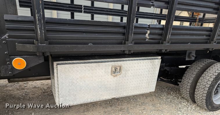 image for item LF9597 2005 Chevrolet C4500  flatbed truck