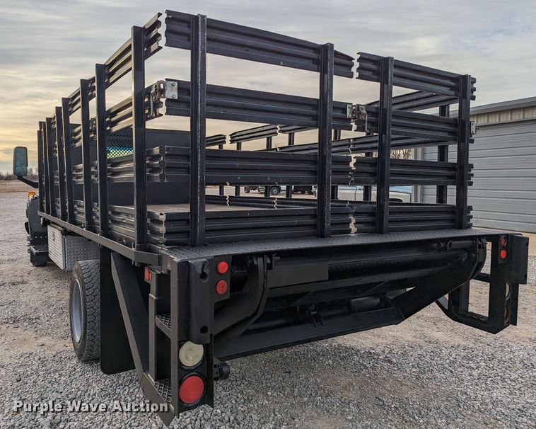 image for item LF9597 2005 Chevrolet C4500  flatbed truck