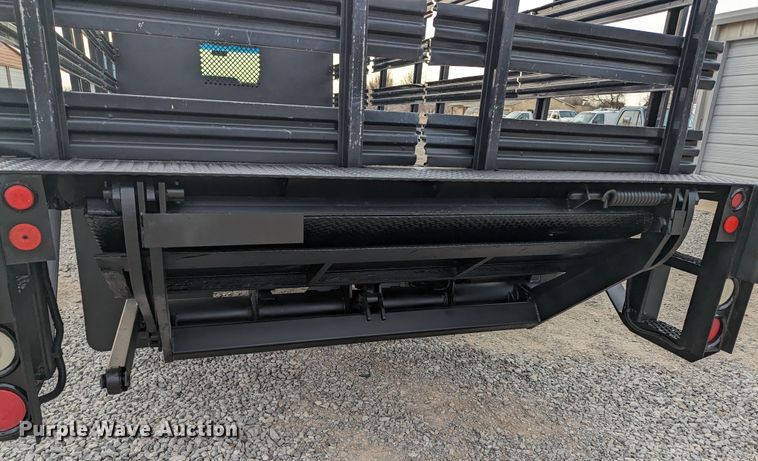 image for item LF9597 2005 Chevrolet C4500  flatbed truck