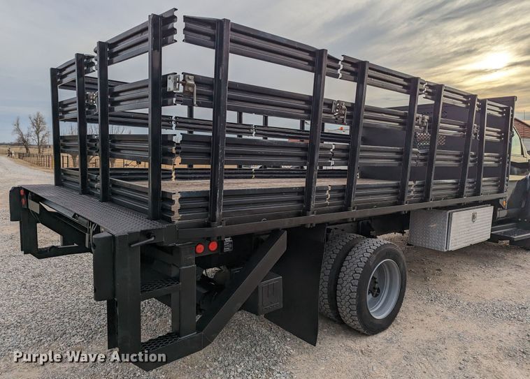 image for item LF9597 2005 Chevrolet C4500  flatbed truck