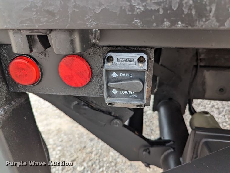 image for item LF9597 2005 Chevrolet C4500  flatbed truck