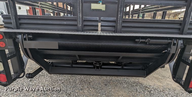 image for item LF9597 2005 Chevrolet C4500  flatbed truck