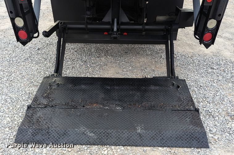 image for item LF9597 2005 Chevrolet C4500  flatbed truck