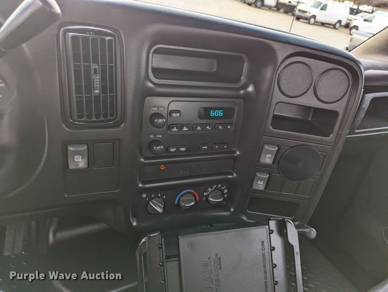 image for item LF9597 2005 Chevrolet C4500  flatbed truck