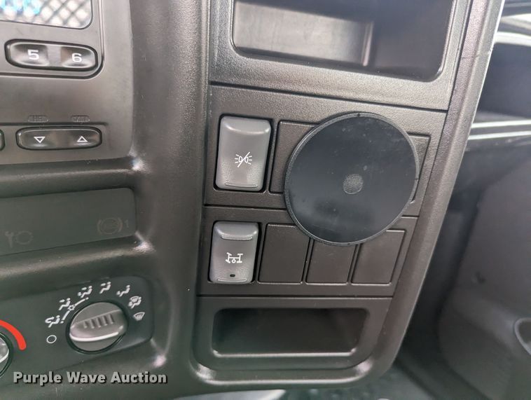 image for item LF9597 2005 Chevrolet C4500  flatbed truck