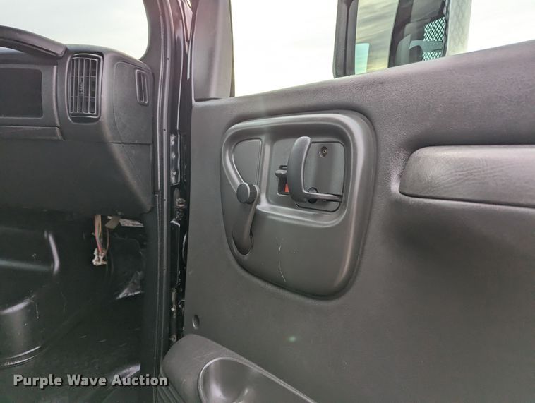 image for item LF9597 2005 Chevrolet C4500  flatbed truck