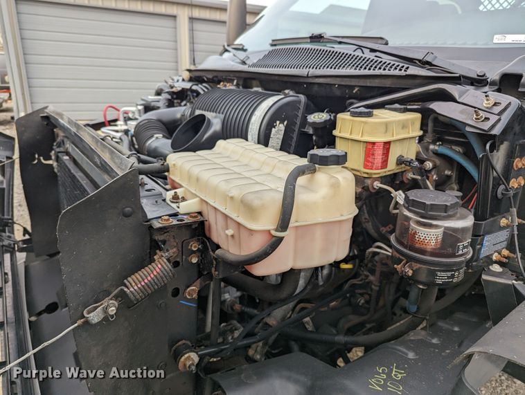 image for item LF9597 2005 Chevrolet C4500  flatbed truck