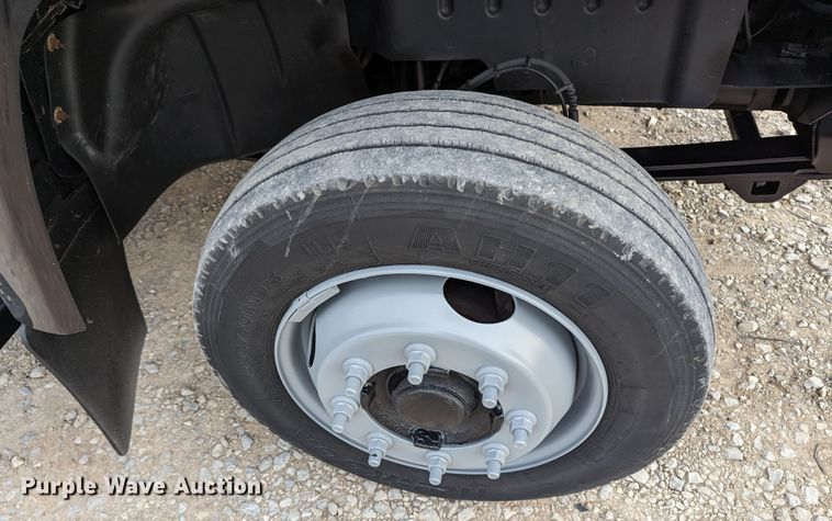 image for item LF9597 2005 Chevrolet C4500  flatbed truck