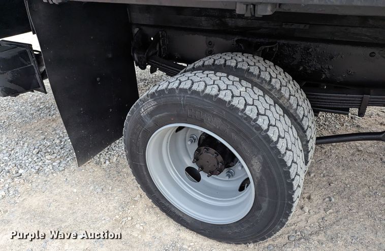 image for item LF9597 2005 Chevrolet C4500  flatbed truck