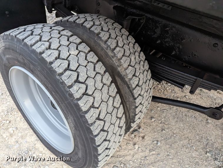 image for item LF9597 2005 Chevrolet C4500  flatbed truck