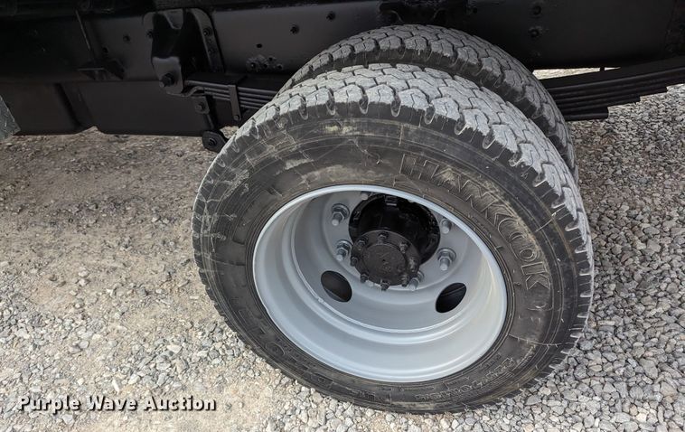 image for item LF9597 2005 Chevrolet C4500  flatbed truck