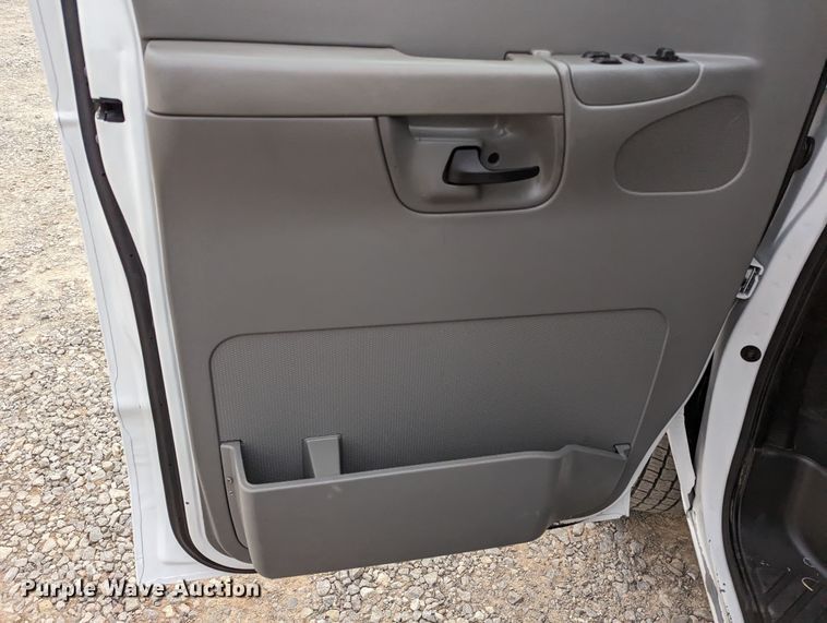 image for item LF9599 2007 Ford E250  van