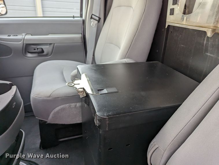 image for item LF9599 2007 Ford E250  van